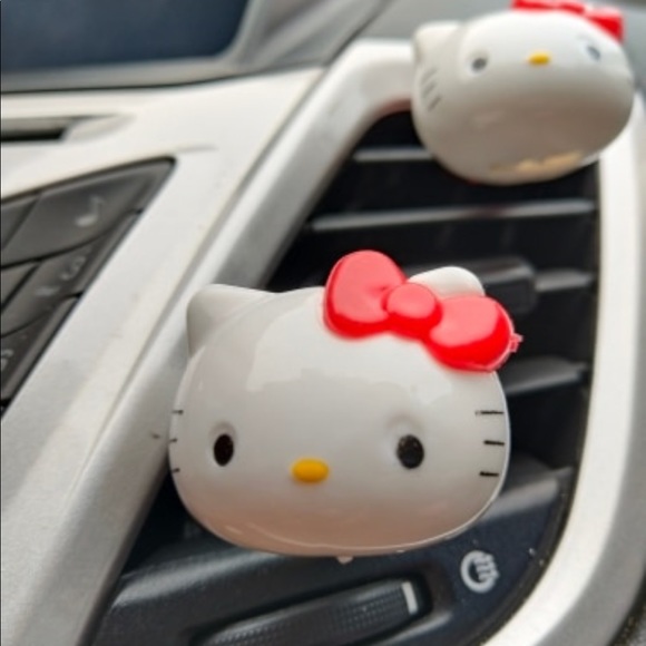 🌸SALE🌸Hello kitty cat vent air fresheners - Picture 6 of 8